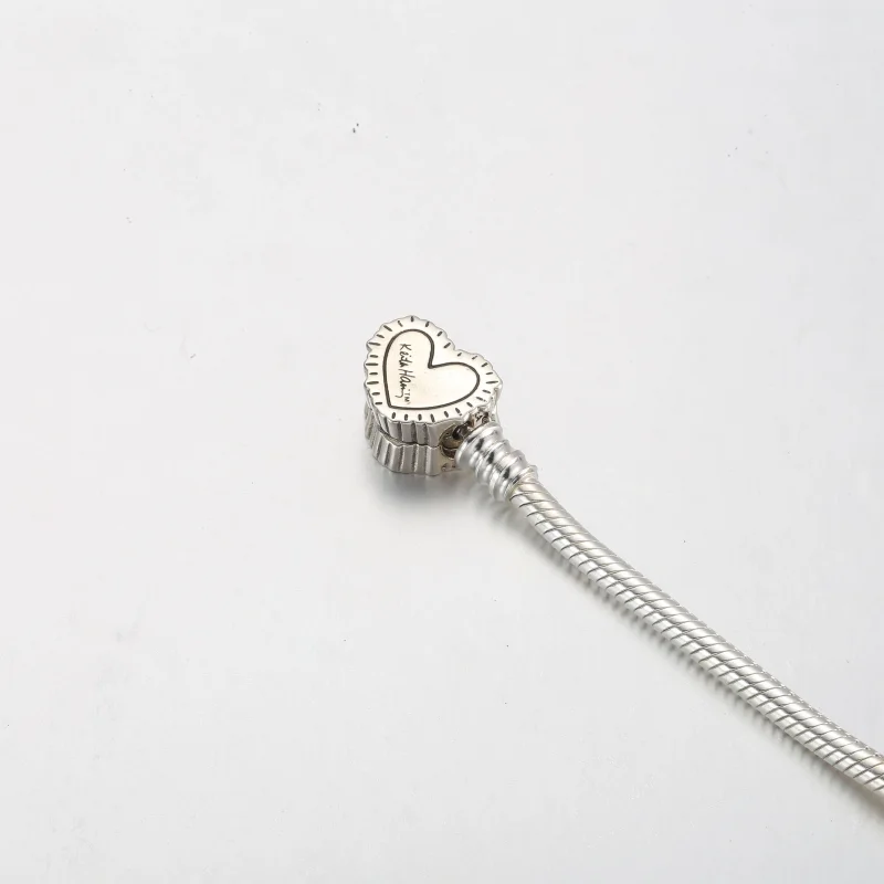 (изображение за) Гривна Keith Haring™ x Pandora Moments Radiant Heart Snake Chain - 592217C01 - Преглед 5