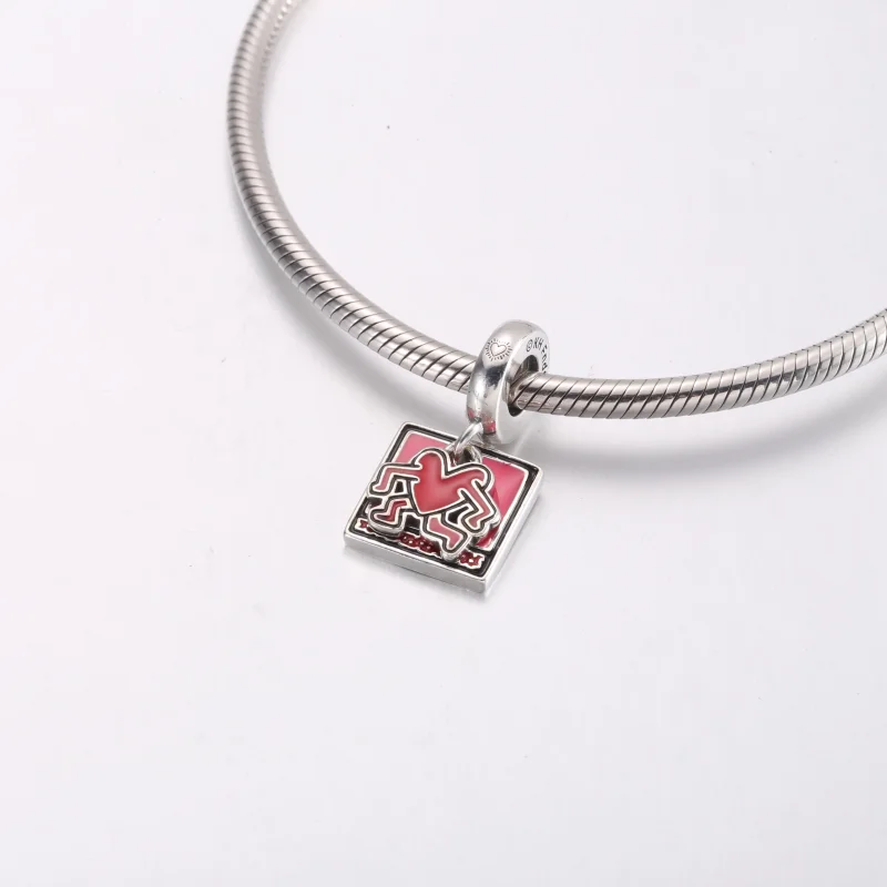 (изображение за) Keith Haring™ x Pandora Walking Heart двойно висящ талисман - 792216C01 - Преглед 5