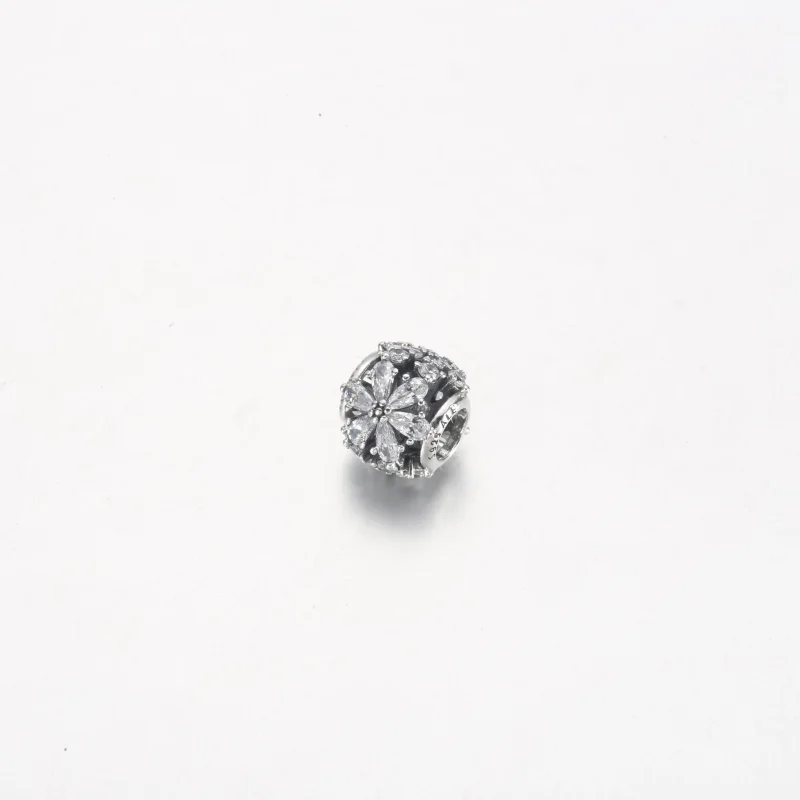 (изображение за) Pandora Sparkling Herbarium Cluster Round Charm - 792383C01 - Преглед 2