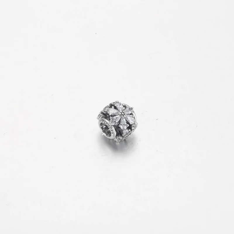 (изображение за) Pandora Sparkling Herbarium Cluster Round Charm - 792383C01 - Преглед 4
